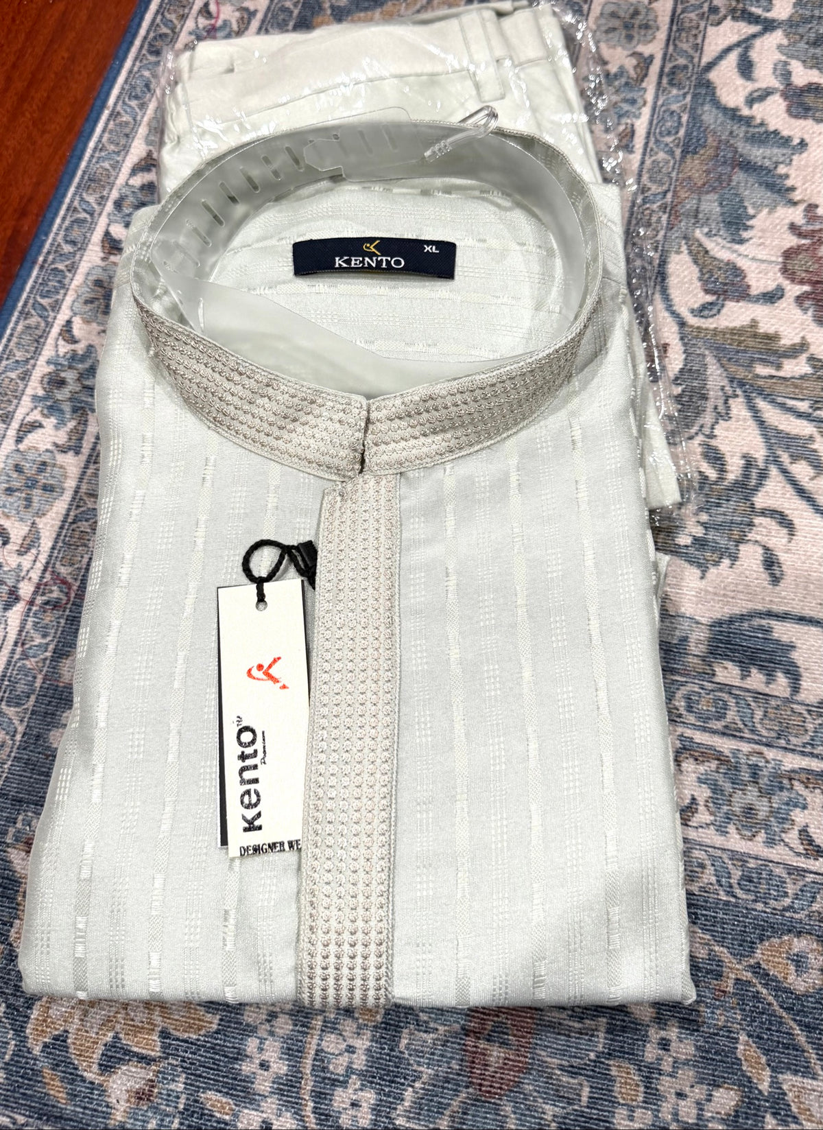 Kento White Self-Embroidered Kurta Set – Size XL